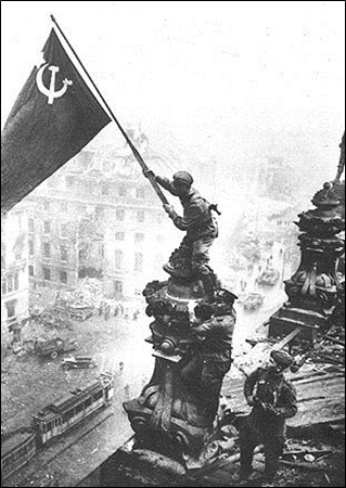 http://blogs.warwick.ac.uk/images/mhillebrandt/2006/02/16/berlin1945.jpg