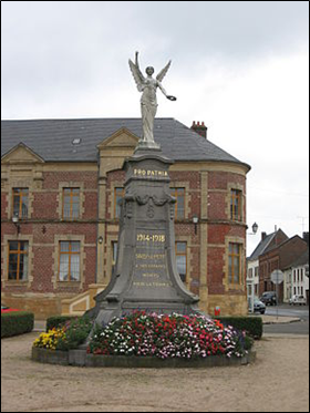 http://upload.wikimedia.org/wikipedia/commons/thumb/6/63/Monument_aux_morts_Signy_le_Petit.JPG/290px-Monument_aux_morts_Signy_le_Petit.JPG